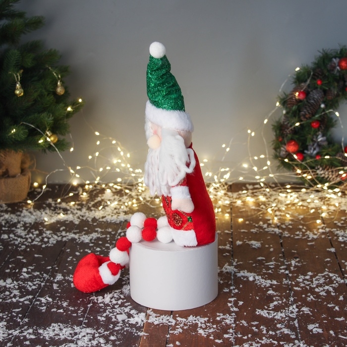 Мягкая игрушка Мягкая игрушка "Дед Мороз в сияющем костюме с пуговками" 47х19 см, красно-зелёный