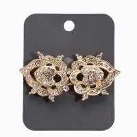 Зажим для кардигана "Ажур", кокошник, цвет белый в золоте