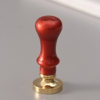 Печать для сургуча с пластиковой ручкой "Венок с буквой W" 2,5х2,5х6,3 см Печать для сургуча с пластиковой ручкой "Венок с буквой W" 2,5х2,5х6,3 см