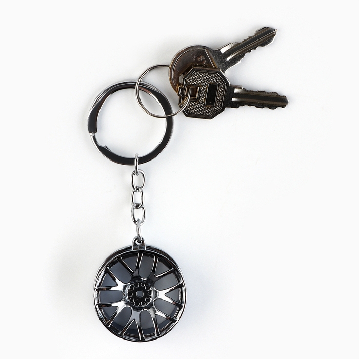 Брелок для ключей металлический &laquo;Первому во всем&raquo;, 9 х 3.5 см