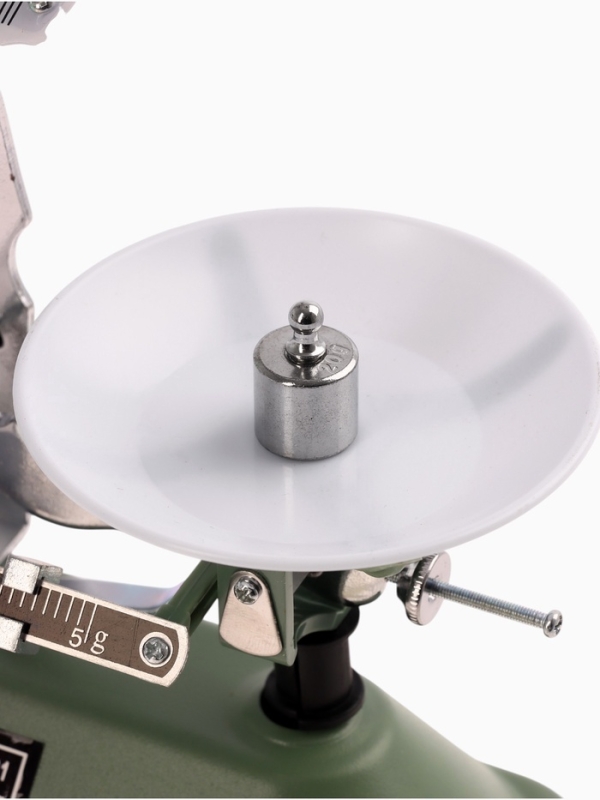 Весы лабораторные, с набором гирь 100 г.