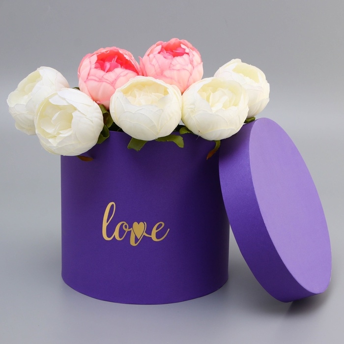 Коробка круглая,с тиснением Коробка круглая,с тиснением"Love",фиолетовая 21*21*21см