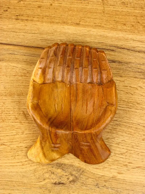 Сувенир &laquo;Ладони&raquo;, 14&times;11&times;3 см, дерево Суар, бежевый