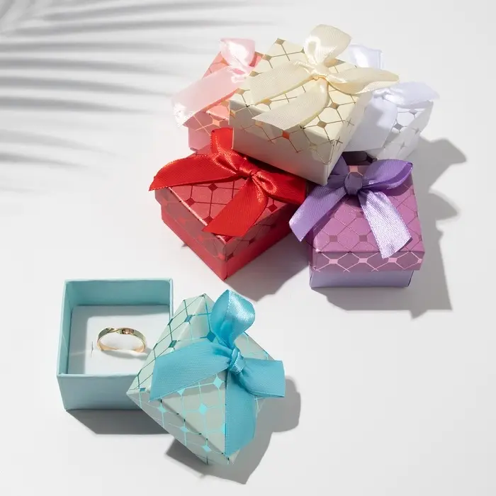 Коробочка подарочная под кольцо/серьги «Кубики», 5×5 (размер полезной части 4.5×4.5 см), МИКС, вставка белая Коробочка подарочная под кольцо/серьги «Кубики», 5×5 (размер полезной части 4.5×4.5 см), МИКС, вставка белая