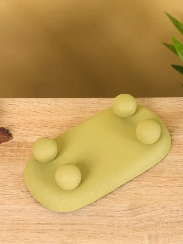 Блюдо сервировочное текстурное на золотых ножках сферах "Олива" 20х10,5х5 см