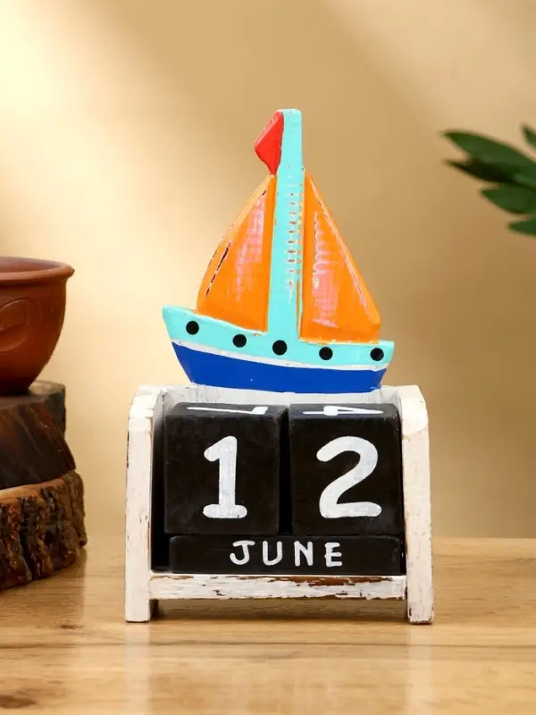 Календарь настольный "Парусник" дерево 11х5х16 см, цв. оранжевый