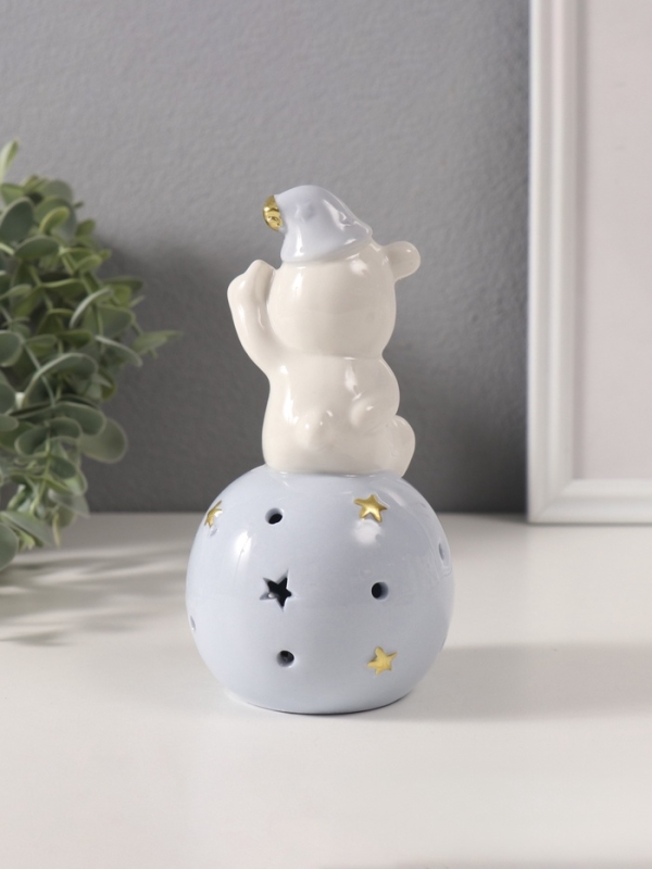 Сувенир керамика свет "Медвежонок в голубом колпаке на шаре со звёздами" 8х8х15 см