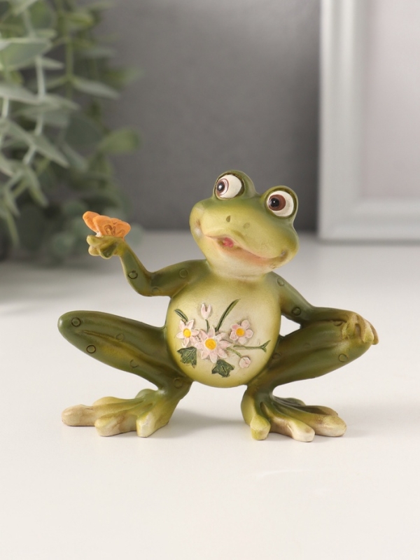 Сувенир полистоун "Лягушонок с бабочкой, с цветами на животике" 10,5х4х8,5 см
