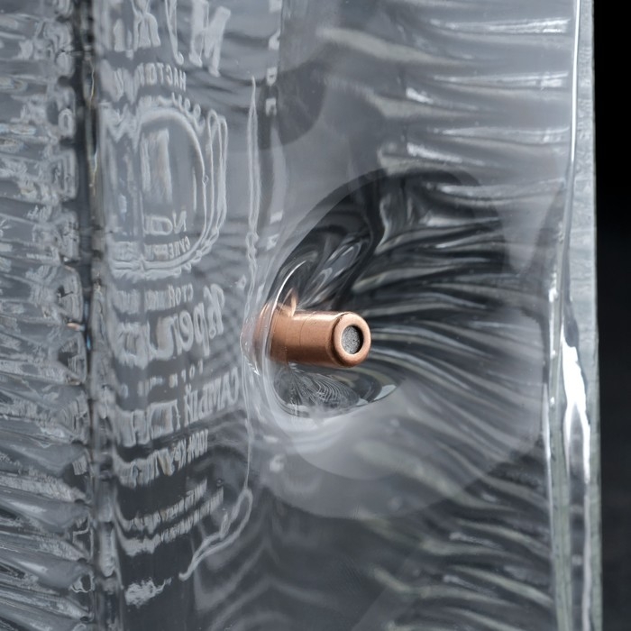 Набор Набор "Непробиваемый. Limited черный", штоф с пулей, 2 стакана для виски с пулей