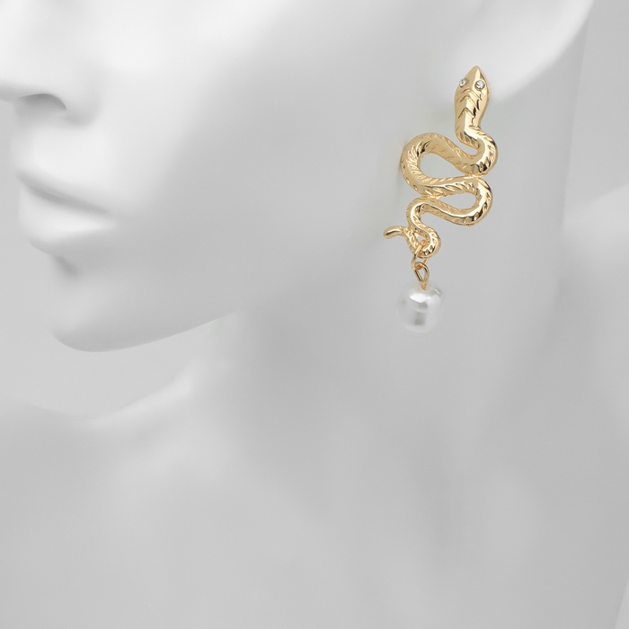 Новый год! Символ года 2025! Серьги с жемчугом &laquo;Змея&raquo; искушение, бусина, цвет белый в золоте