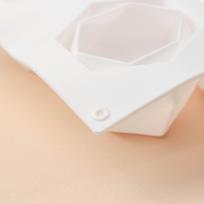 Форма для муссовых десертов и выпечки KONFINETTA «Грани», силикон, 29,5×17,2 см, 8 ячеек (5,6×6,4×4,5 см), цвет белый Форма для муссовых десертов и выпечки KONFINETTA «Грани», силикон, 29,5×17,2 см, 8 ячеек (5,6×6,4×4,5 см), цвет белый