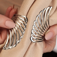 Подхват для штор &laquo;Крылья&raquo;, d = 6 &times; 10 см, цвет серебряный