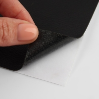 Искусственная кожа, с клеевой основой, 137 &times; 50 см, 0,5 мм, цвет чёрный