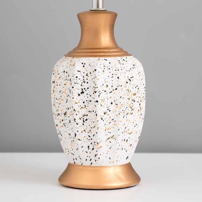 Лампа настольная "Жилан" 1х40Вт Е14 белый/золото 22х22х38см