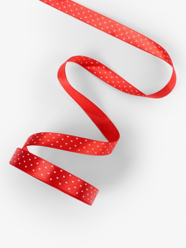 Лента атласная &laquo;Сердечки&raquo;, 15 мм, 23&plusmn;1 м, красная №026