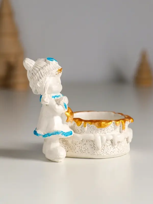 Подсвечник "Девочка с корзинкой" 7х7 см, перламутр