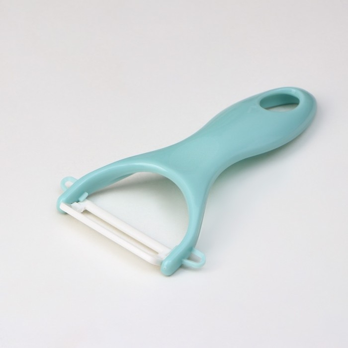 Набор кухонных принадлежностей Доляна &laquo;Керамик&raquo;, 3 предмета: нож 16 см, овощечистка 12 см, доска 19,5&times;15,5 см, цвет голубой