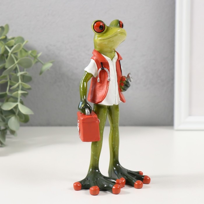 Сувенир полистоун лак "Лягуха-доктор" 8,8х6х16,2 см
