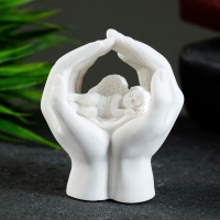 Сувенир "Ангелочек спящий в руках" белый, 6,5см Сувенир "Ангелочек спящий в руках" белый, 6,5см