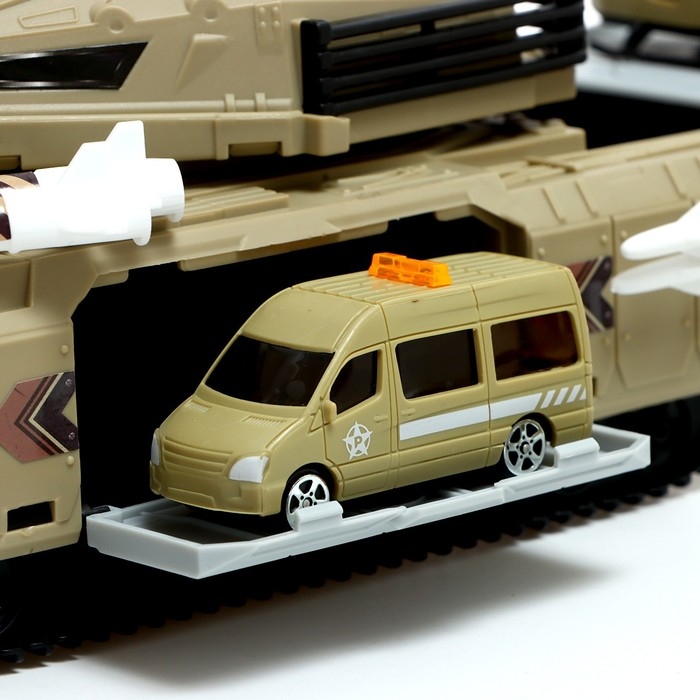 Парковка &laquo;Военная база&raquo; с машинками