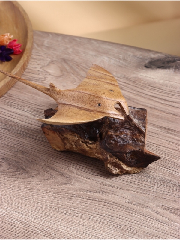 Сувенир "Скат" дерево Джати и Камал, 18х13х9 см