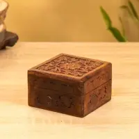 Шкатулка резная 10х10х6 см, дерево шишам
