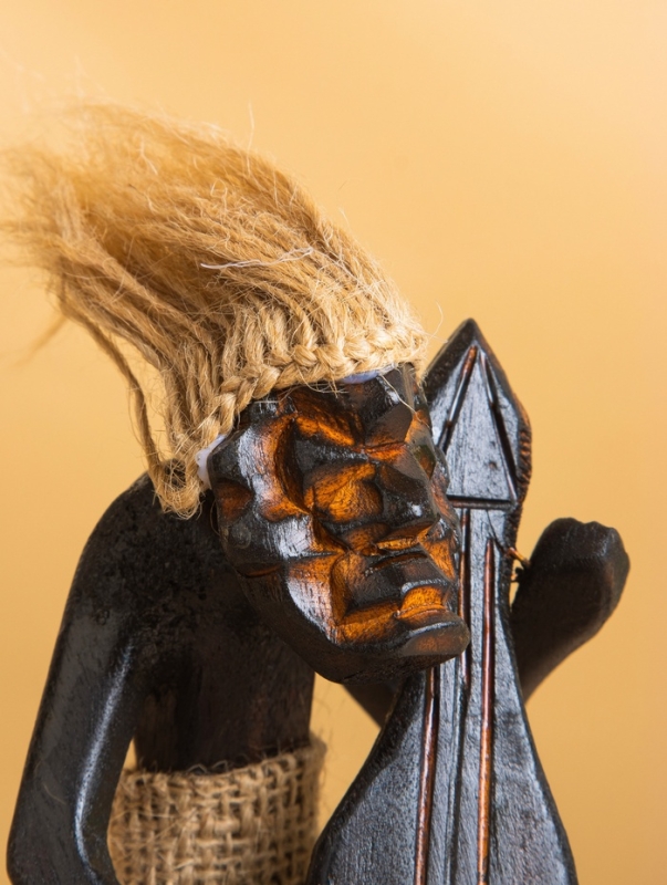 Сувенир "Абориген с контрабасом" дерево, 12х11х18 см