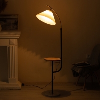 Торшер Regina 1х40Вт Е27 черный/золото 28х28х165см Торшер Regina 1х40Вт Е27 черный/золото 28х28х165см