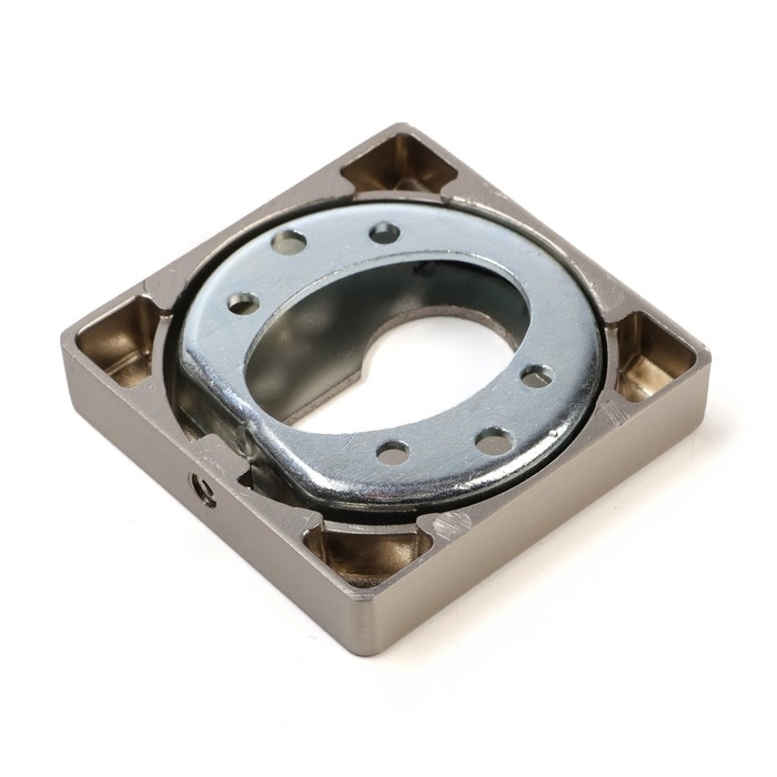 Накладка на цилиндровый механизм LOCKLAND, квадратная, цвет сатиновый никель, комплект. Накладка на цилиндровый механизм LOCKLAND, квадратная, цвет сатиновый никель, комплект.