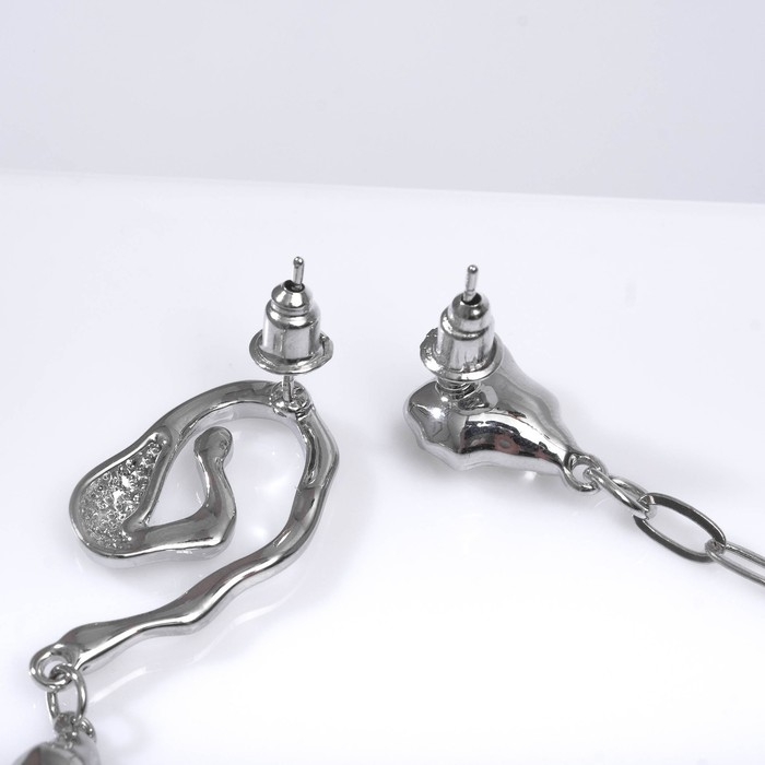 Серьги висячие со стразами «Звёздочка» со спиралью, цвет белый в серебре, 6,5 см Серьги висячие со стразами «Звёздочка» со спиралью, цвет белый в серебре, 6,5 см