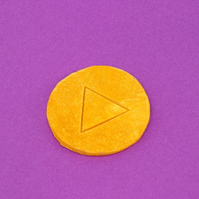 Леденец «Сахарные соты»: игра в кальмара, треугольник, 30 г Леденец «Сахарные соты»: игра в кальмара, треугольник, 30 г