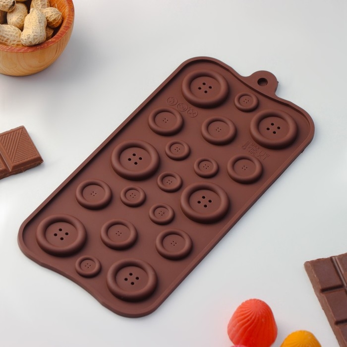 Форма для кондитерских украшений Доляна &laquo;Пуговки&raquo;, силикон, 20,5&times;10 см, 19 ячеек, цвет коричневый