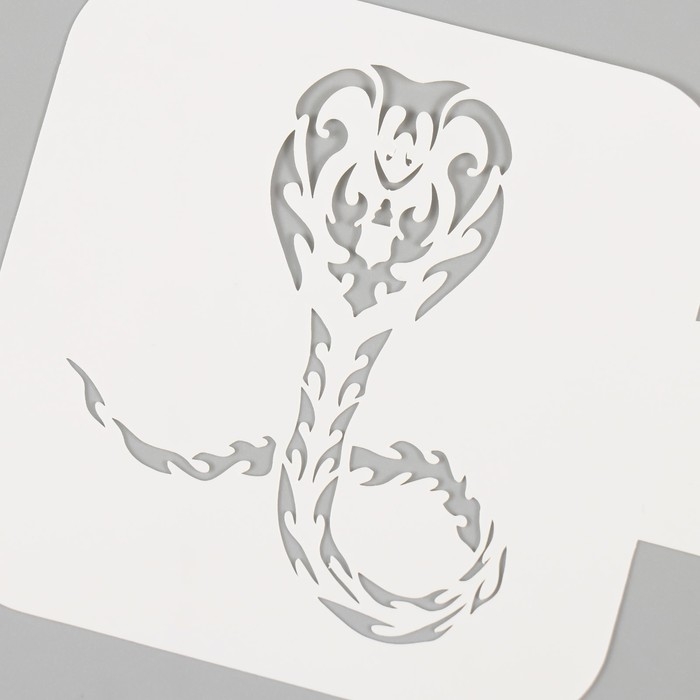 Трафарет новогодний пластиковый "Кобра", размер 9х9 см