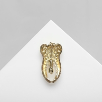 Брошь «Зуб», цвет белый в золоте Брошь «Зуб», цвет белый в золоте