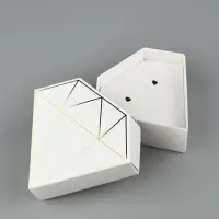 Коробка подарочная под бижутерию &laquo;Белая, тиснение&raquo;, 10 х 9 х 3.5 см