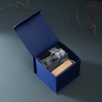 Сувенир стекло подсветка "Прямоугольник. Мыслитель" подставка дерево, USB 7х7х10