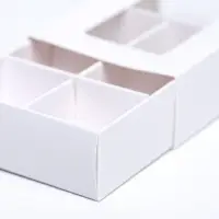 Коробка для конфет 6 штук, 8.7&times;5.8&times;2.5 см, Тонкие разделители, белый