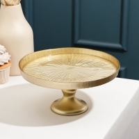 Блюдо сервировочное для торта &laquo;Кувшинка&raquo;, d=21 см, на ножке, цвет золотой