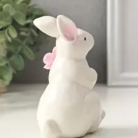 Сувенир керамика "Зайка с цветком" белый 4,5х8х11,8 см