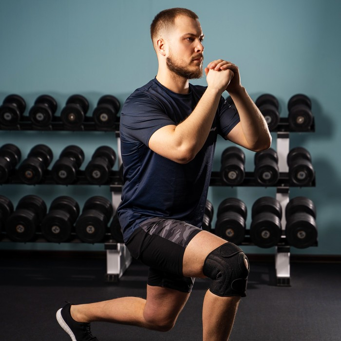 Наколенник-бандаж ONLYTOP, 1 шт., размер универсальный Наколенник-бандаж ONLYTOP, 1 шт., размер универсальный