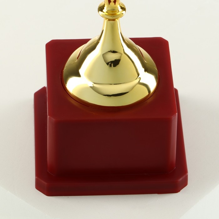 Кубок 012, наградная фигура, золото, подставка пластик, 19,2 &times; 11,5 &times; 8 см.