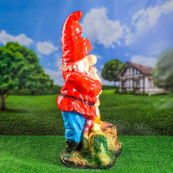 Садовая фигура "Гном с белкой" большая 20х40х75см