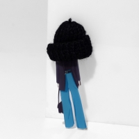 Брошь &laquo;Девочка&raquo; в жакете, цветная в серебре