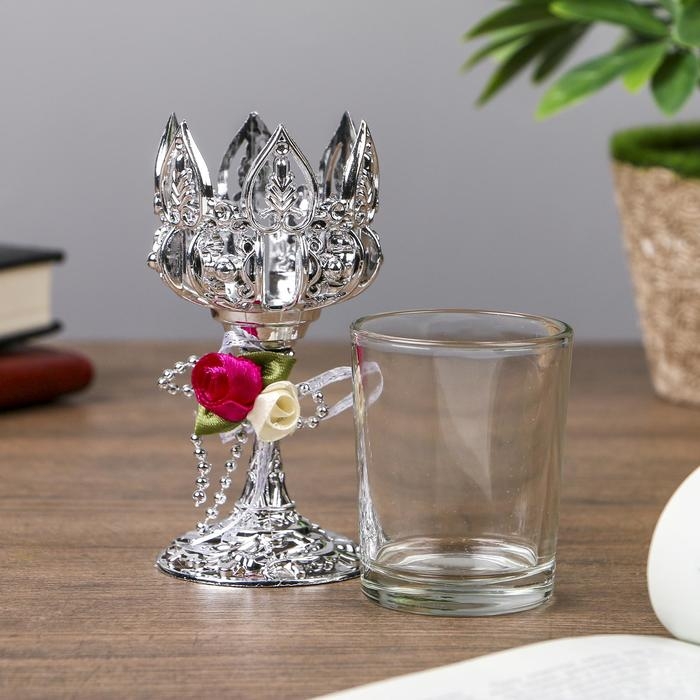 Подсвечник пластик, стекло на 1 свечу Подсвечник пластик, стекло на 1 свечу "Розочки" бокал на ножке серебро 13х6х6 см