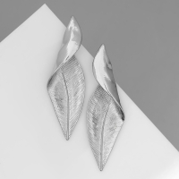Серьги металл &laquo;Богема&raquo; скрученный листок, цвет серебро