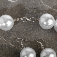 Набор 2 предмета: серьги, бусы &laquo;Жемчуг&raquo; крупные бусины, цвет белый, 43 см