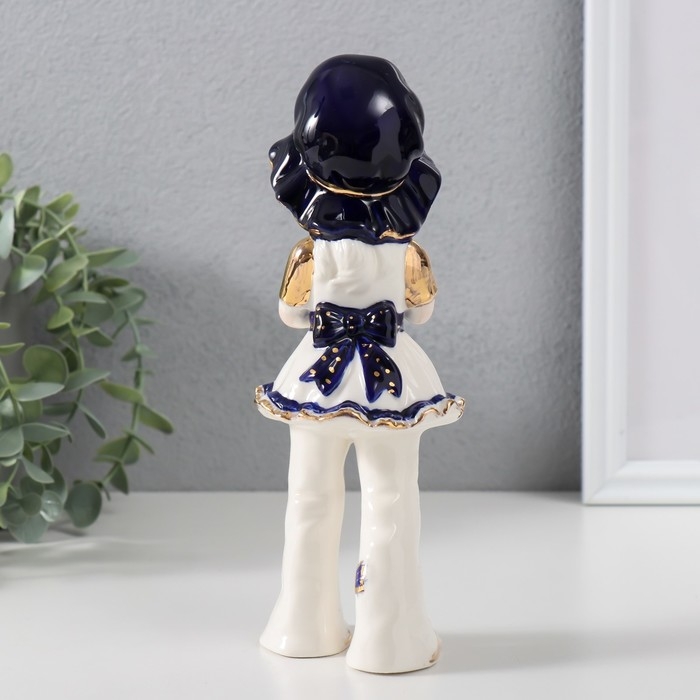 Сувенир керамика Сувенир керамика "Малышка в шляпке - гадание на ромашке" кобальт 7,5х7,5х20 см