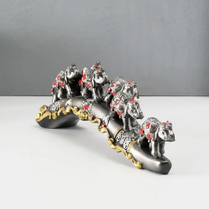 Фигурка полистоун &laquo;7 слонов на дуге со стразами&raquo;, 29.5&times;7&times;5 см