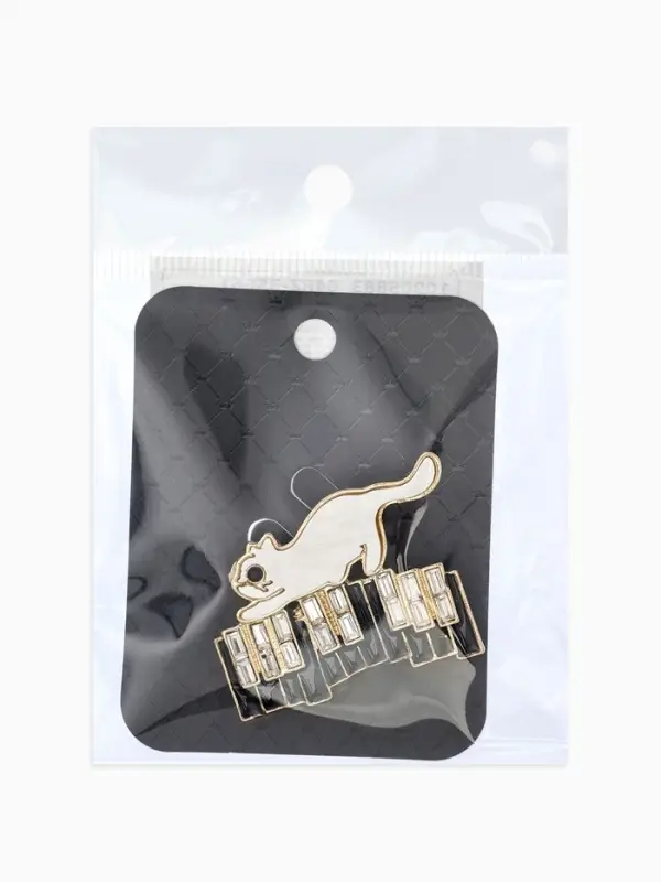 Брошь перламутровый "Котёнок" с пианино, цвет чёрно-белый в золоте