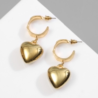 Серьги пластик «Сердца» объёмные, цвет золото Серьги пластик «Сердца» объёмные, цвет золото
